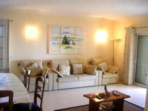 Spacious apartment in Alvor - 100 m² with shared pool